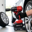 Akkus ütvecsavarozó 1/2" 800 Nm szénkefe nélkül 18 V (2 x 4,0 Ah akku + töltő)